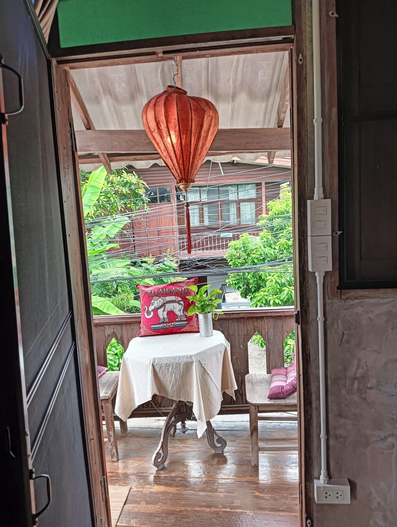 Huen Chiang Man Hostel (Adults Only) Чиангмай Екстериор снимка