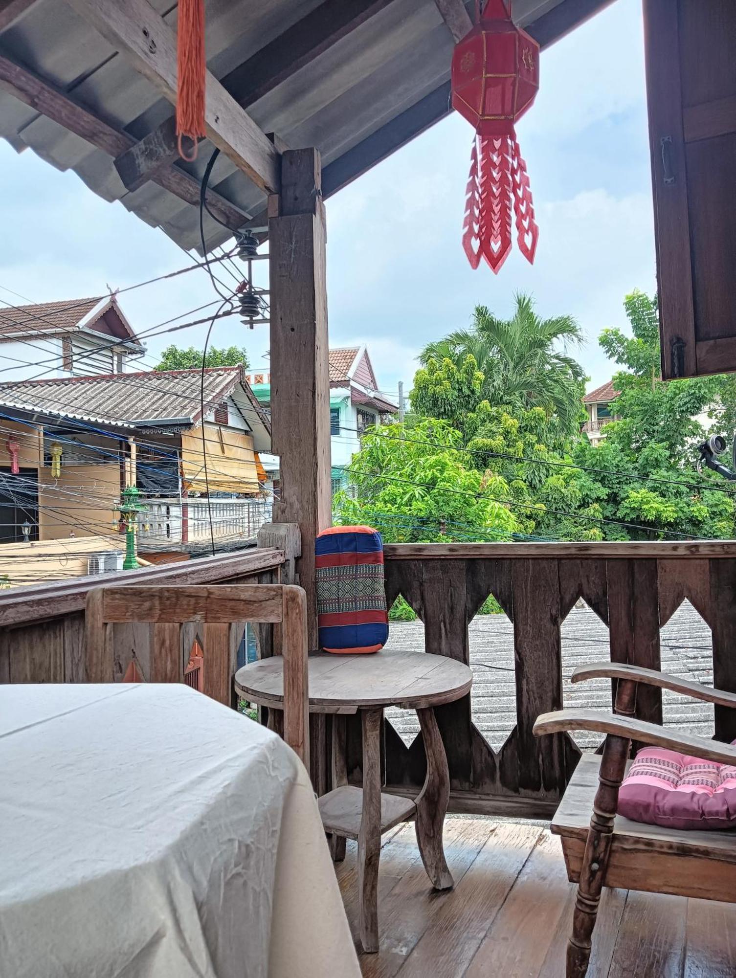 Huen Chiang Man Hostel (Adults Only) Чиангмай Екстериор снимка