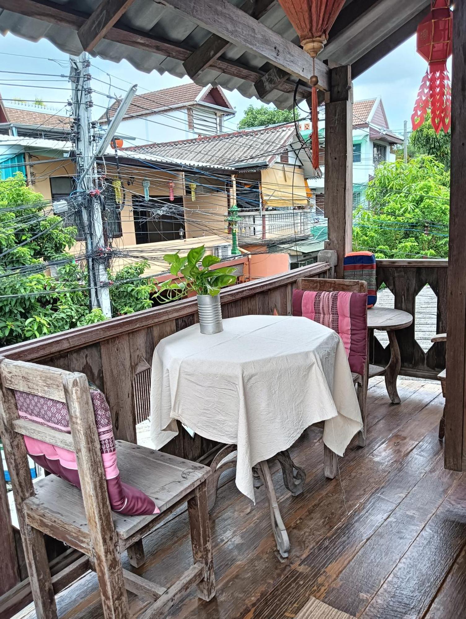 Huen Chiang Man Hostel (Adults Only) Чиангмай Екстериор снимка