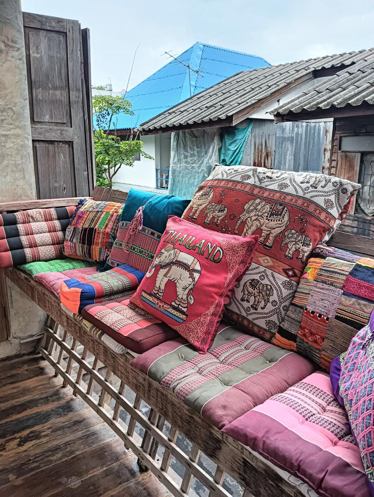 Huen Chiang Man Hostel (Adults Only) Чиангмай Екстериор снимка