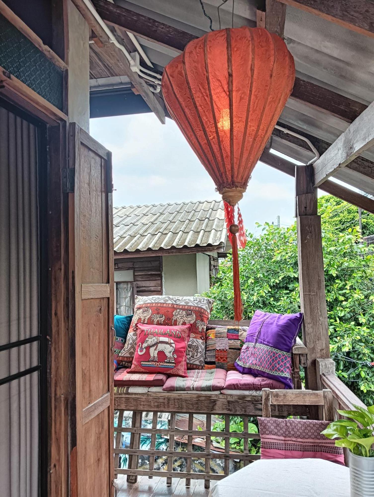 Huen Chiang Man Hostel (Adults Only) Чиангмай Екстериор снимка