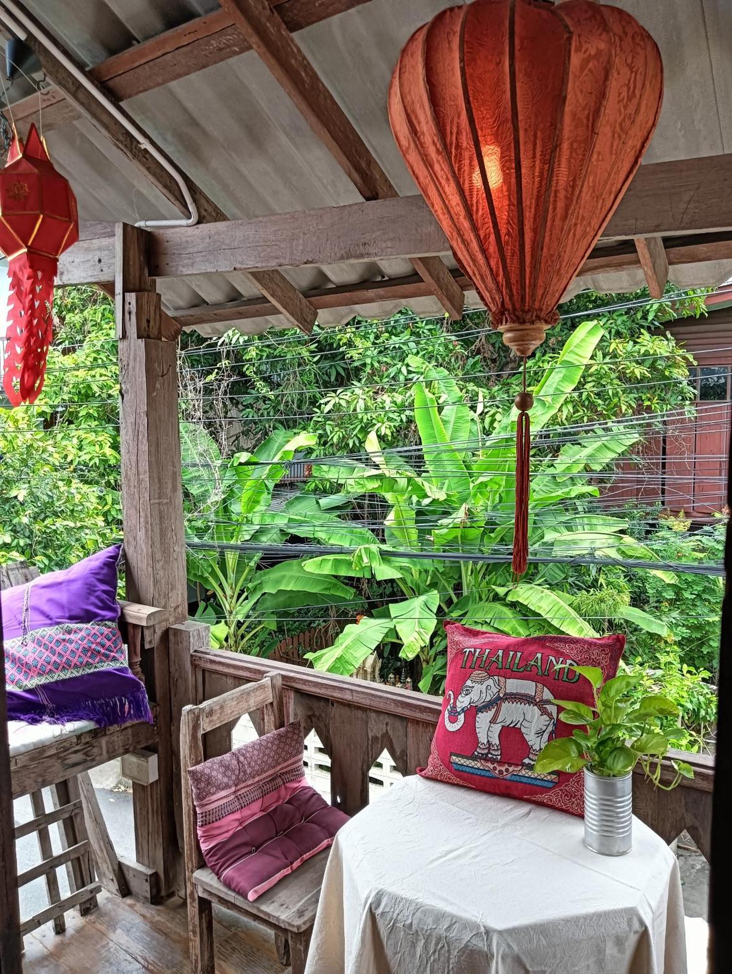 Huen Chiang Man Hostel (Adults Only) Чиангмай Екстериор снимка