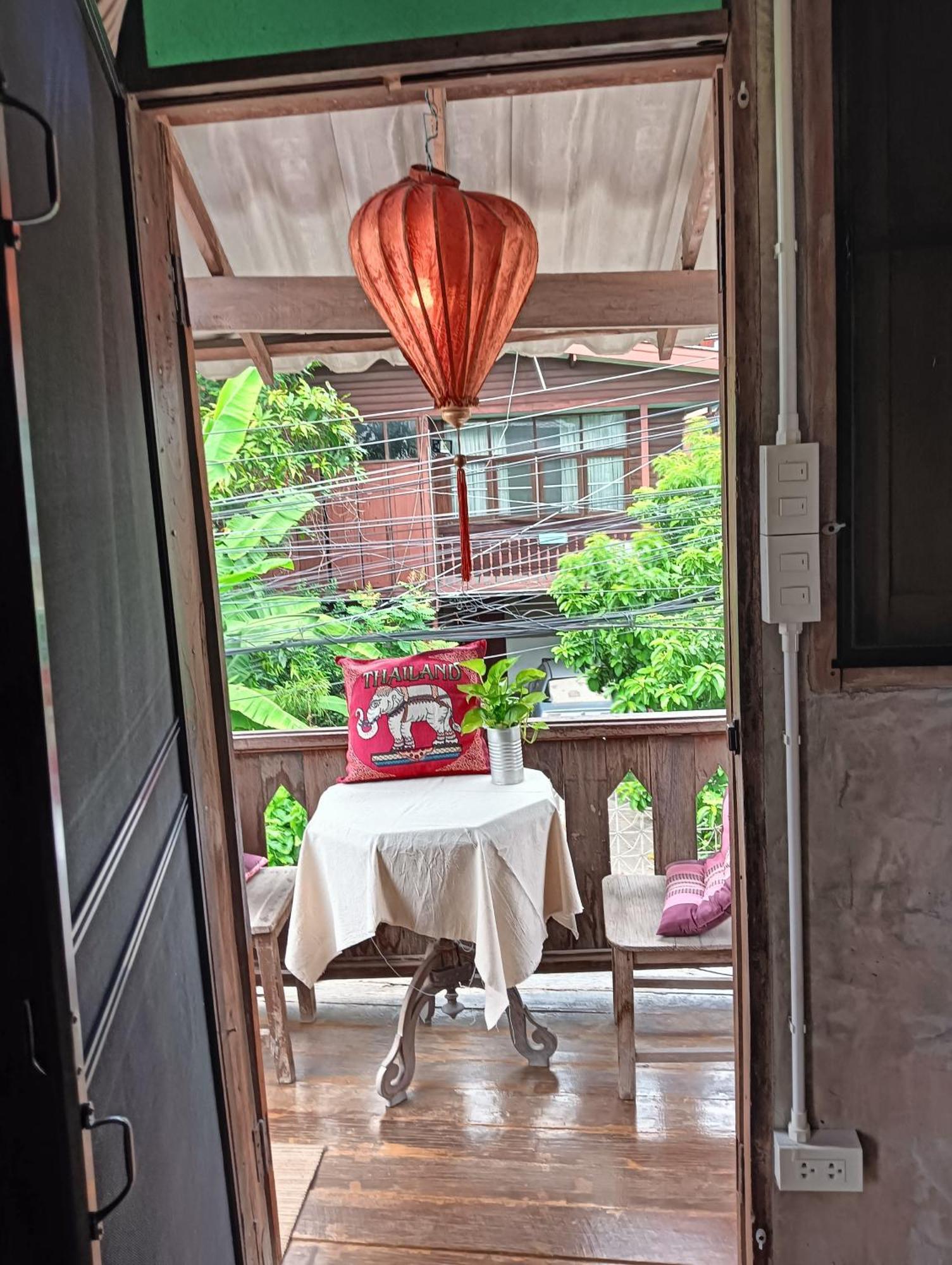 Huen Chiang Man Hostel (Adults Only) Чиангмай Екстериор снимка