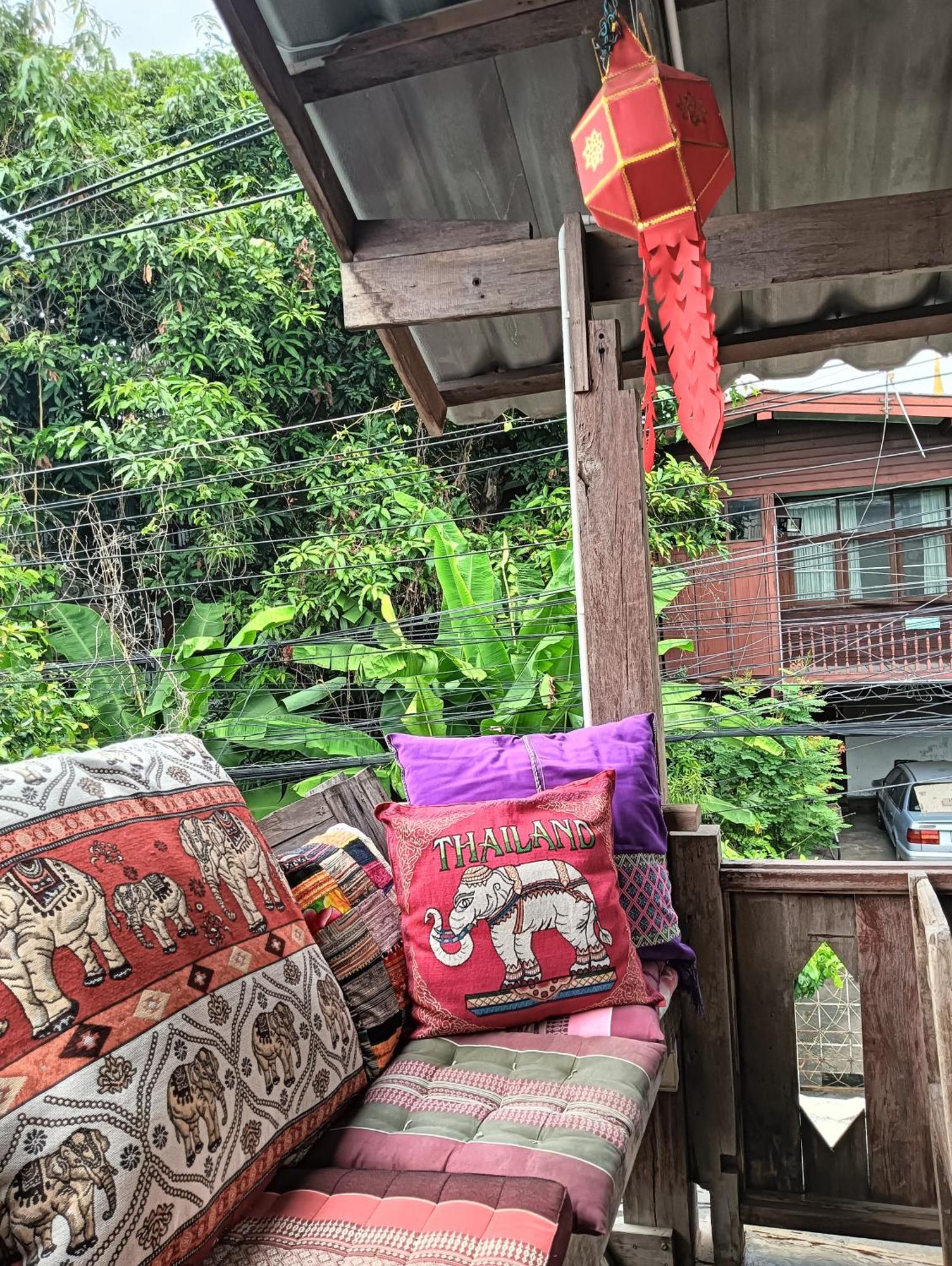 Huen Chiang Man Hostel (Adults Only) Чиангмай Екстериор снимка