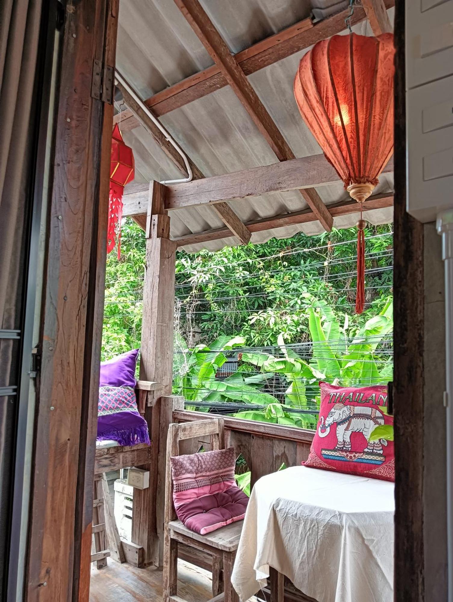 Huen Chiang Man Hostel (Adults Only) Чиангмай Екстериор снимка