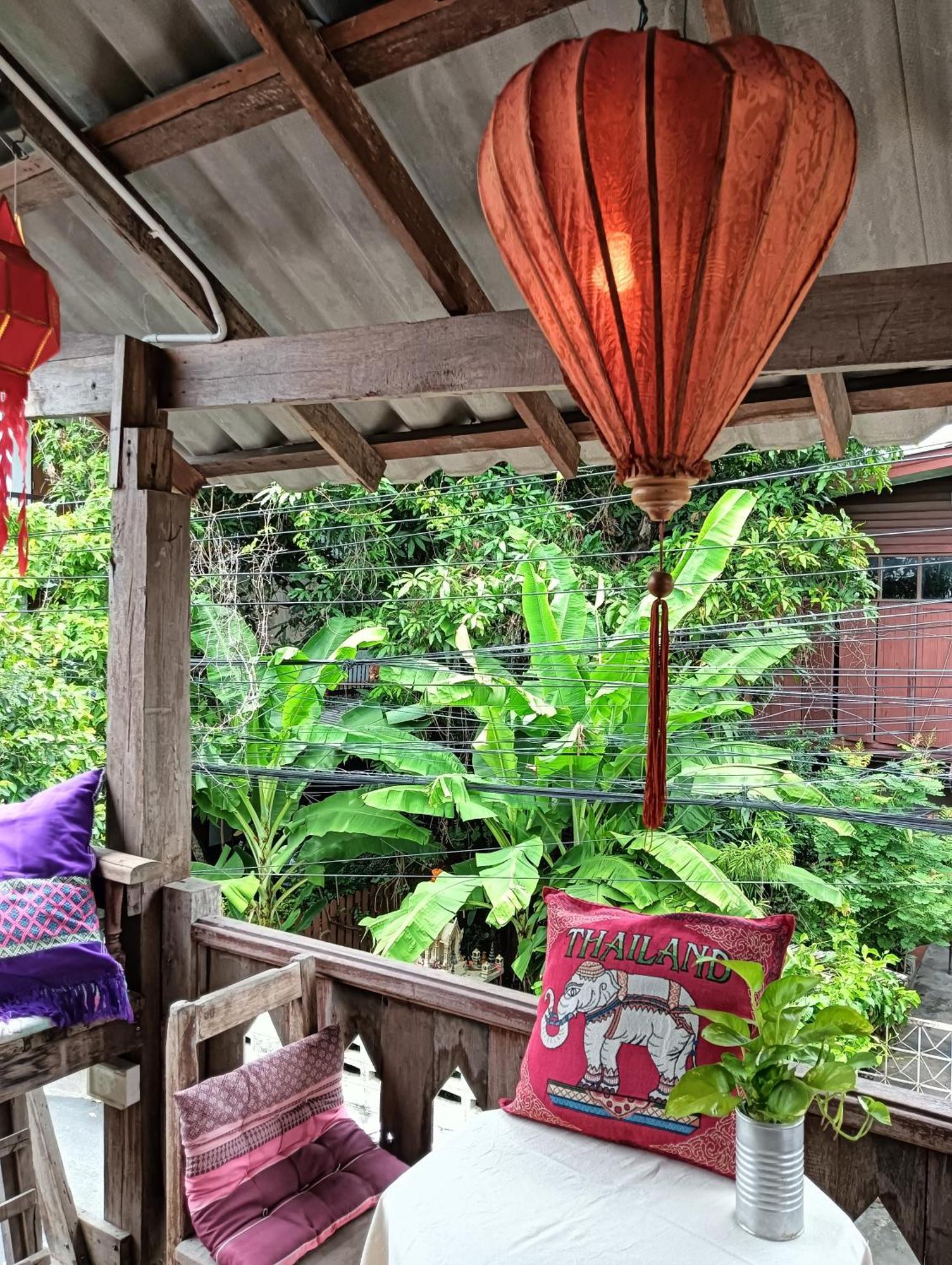 Huen Chiang Man Hostel (Adults Only) Чиангмай Екстериор снимка