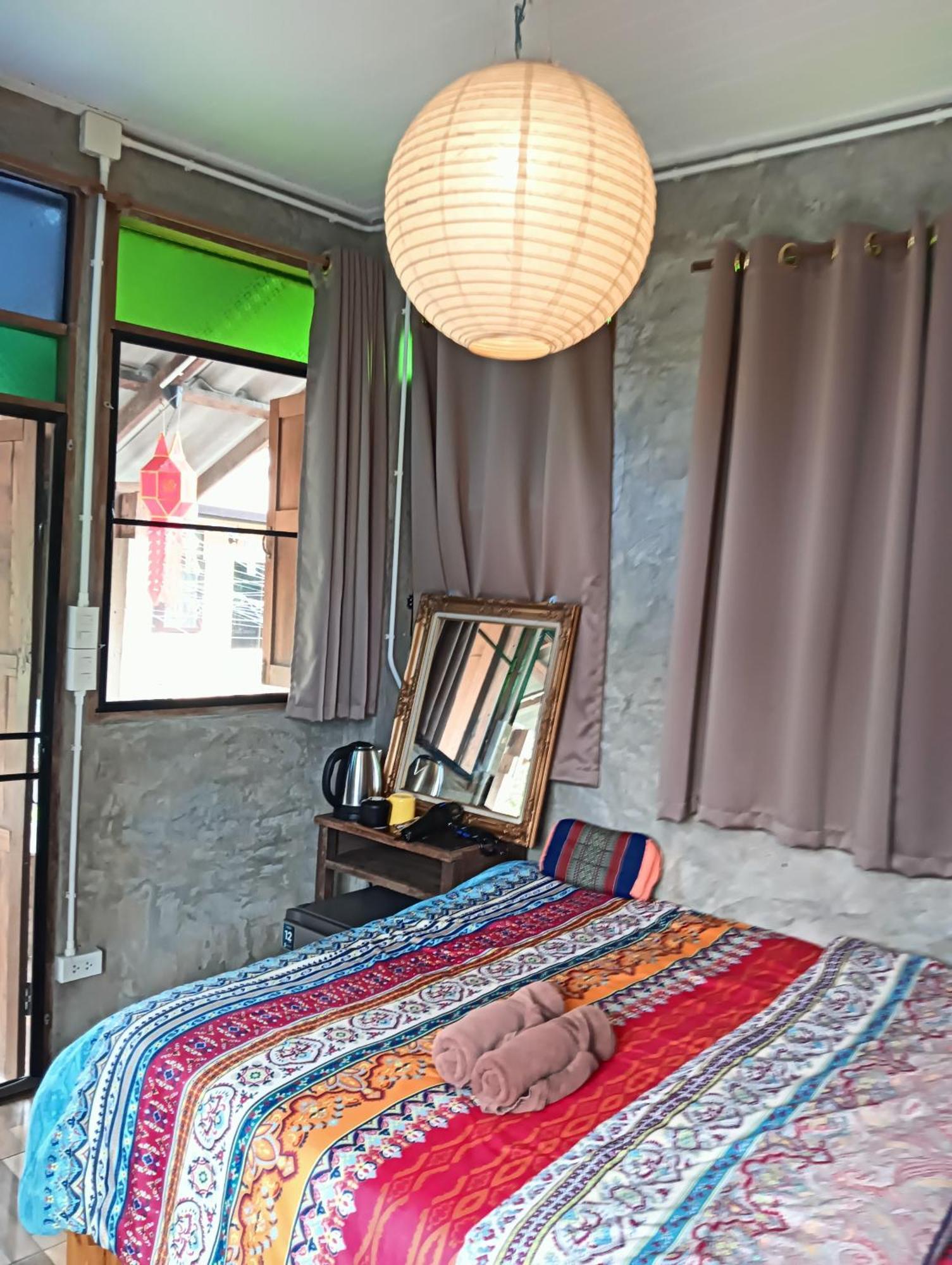 Huen Chiang Man Hostel (Adults Only) Чиангмай Екстериор снимка