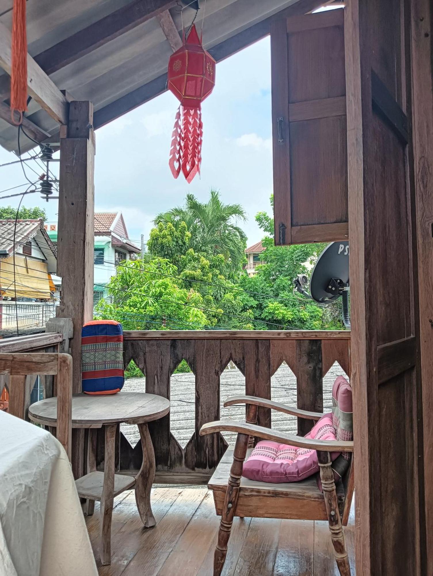 Huen Chiang Man Hostel (Adults Only) Чиангмай Екстериор снимка