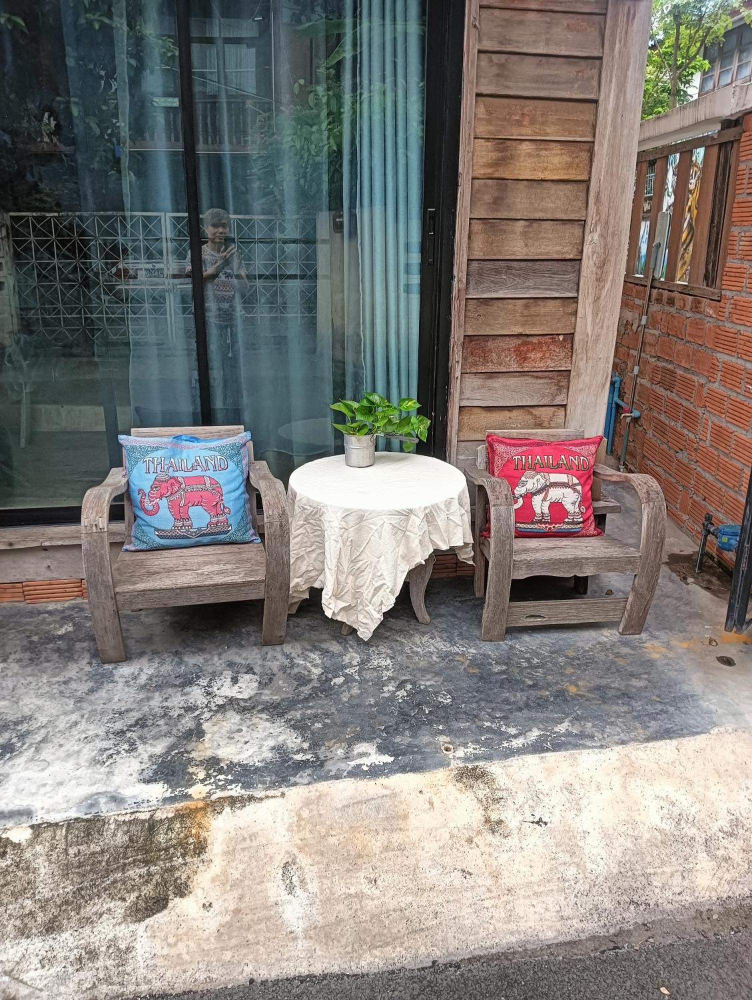 Huen Chiang Man Hostel (Adults Only) Чиангмай Екстериор снимка