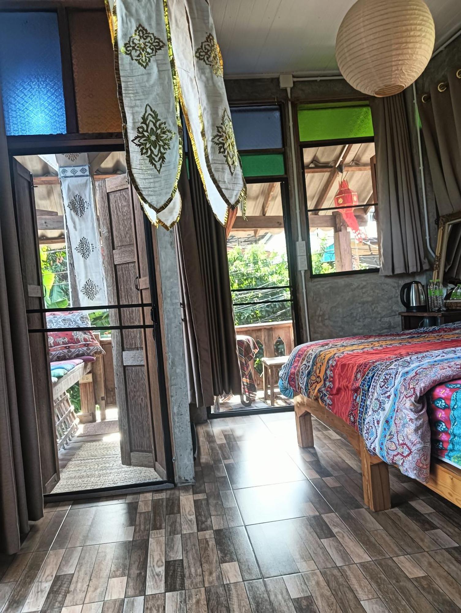 Huen Chiang Man Hostel (Adults Only) Чиангмай Екстериор снимка
